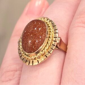 Vintage 14K Goldstone Ring, Large Regal 1980s Style Oval Cabochon Size 6.5